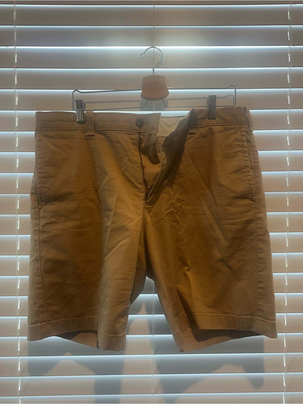 J. Crew Men's Flat Front Chino Shorts in Khaki